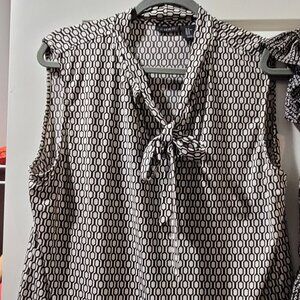 Women's Tahari shirt